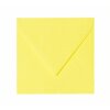Sobres cuadrados 110x110 mm de color amarillo oscuro con solapa triangular