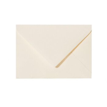 Enveloppes 14x19 cm en crème délicate avec un rabat triangulaire en 120 g / m²
