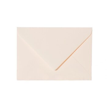 Enveloppes 14x19 cm en crème avec un rabat triangulaire en 120 g / m²