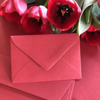 Mini envelope 2,36 x 3,54 in in Bordeaux with triangular...